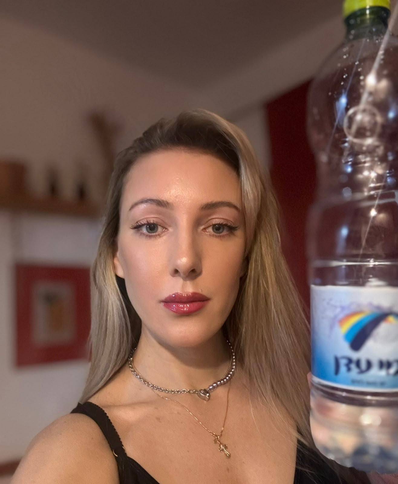בתל אביב – בחורה קסומה