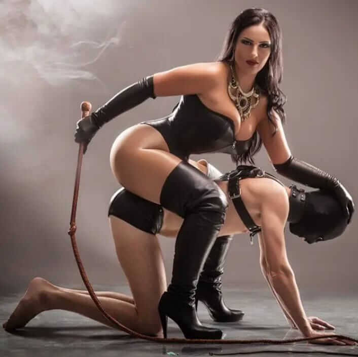 מלכת סאדו BDSM – ראשון לציון- בחורה סקסית מטריפה